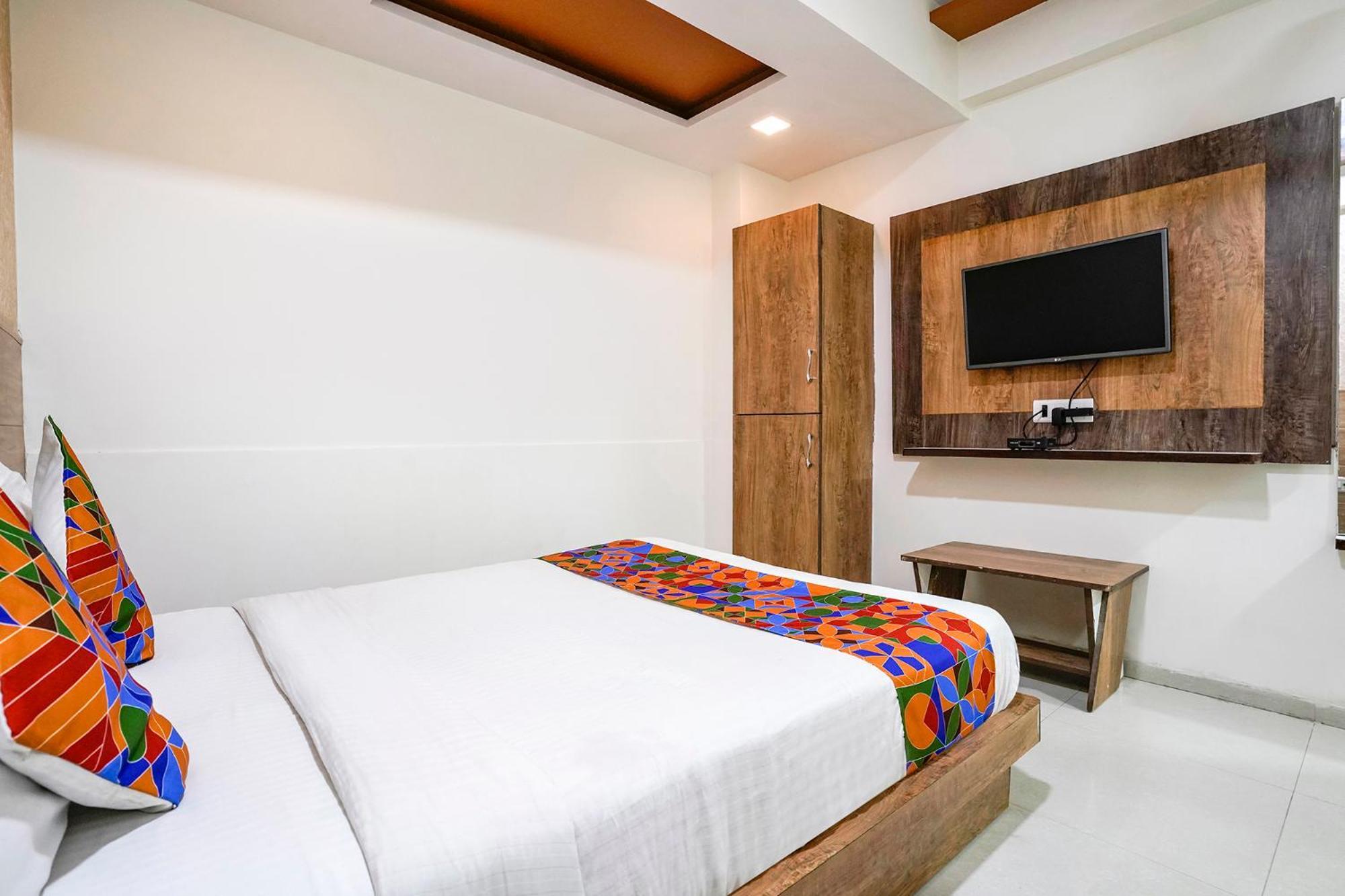 Fabhotel Galaxy I Ahmedabad Exteriör bild