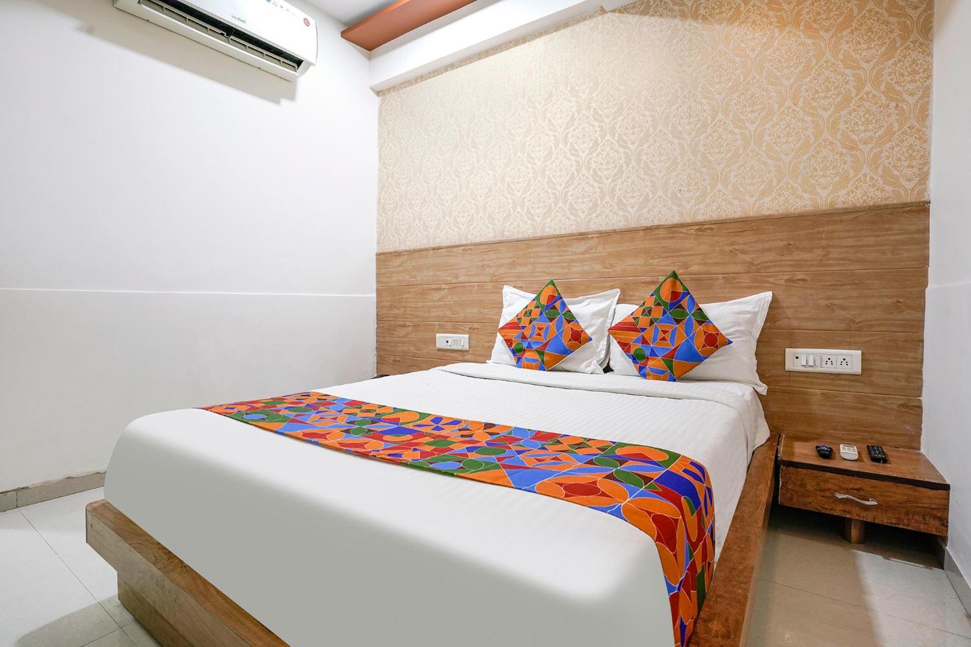 Fabhotel Galaxy I Ahmedabad Exteriör bild