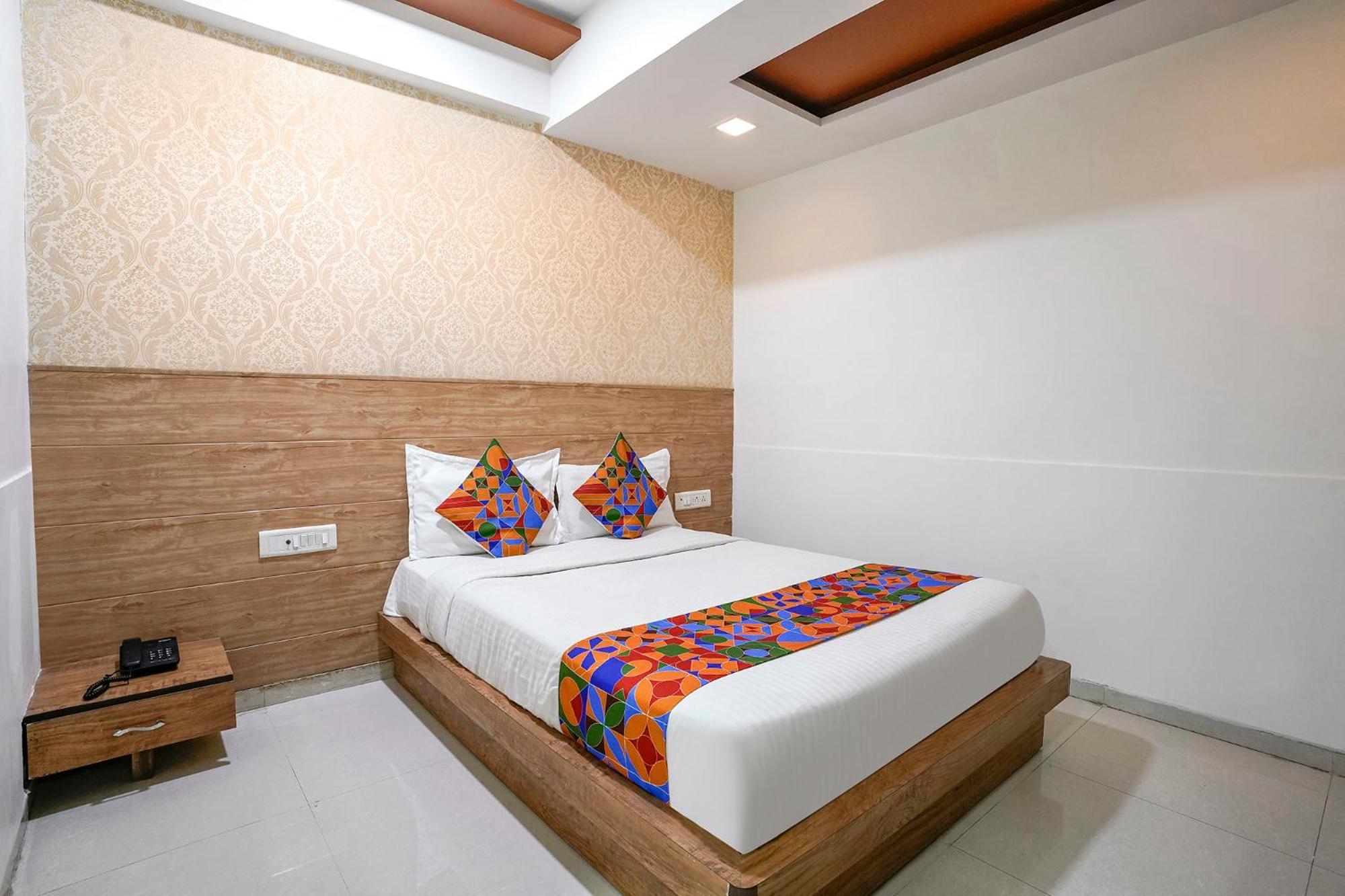 Fabhotel Galaxy I Ahmedabad Exteriör bild