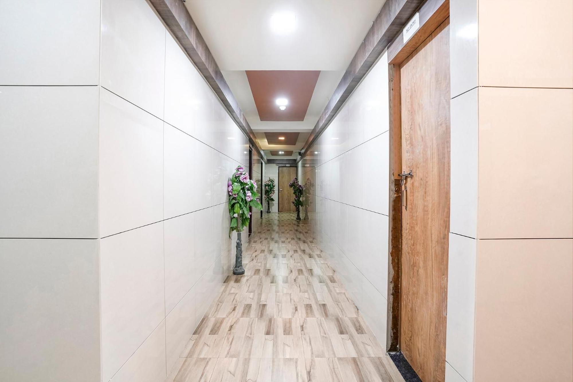 Fabhotel Galaxy I Ahmedabad Exteriör bild