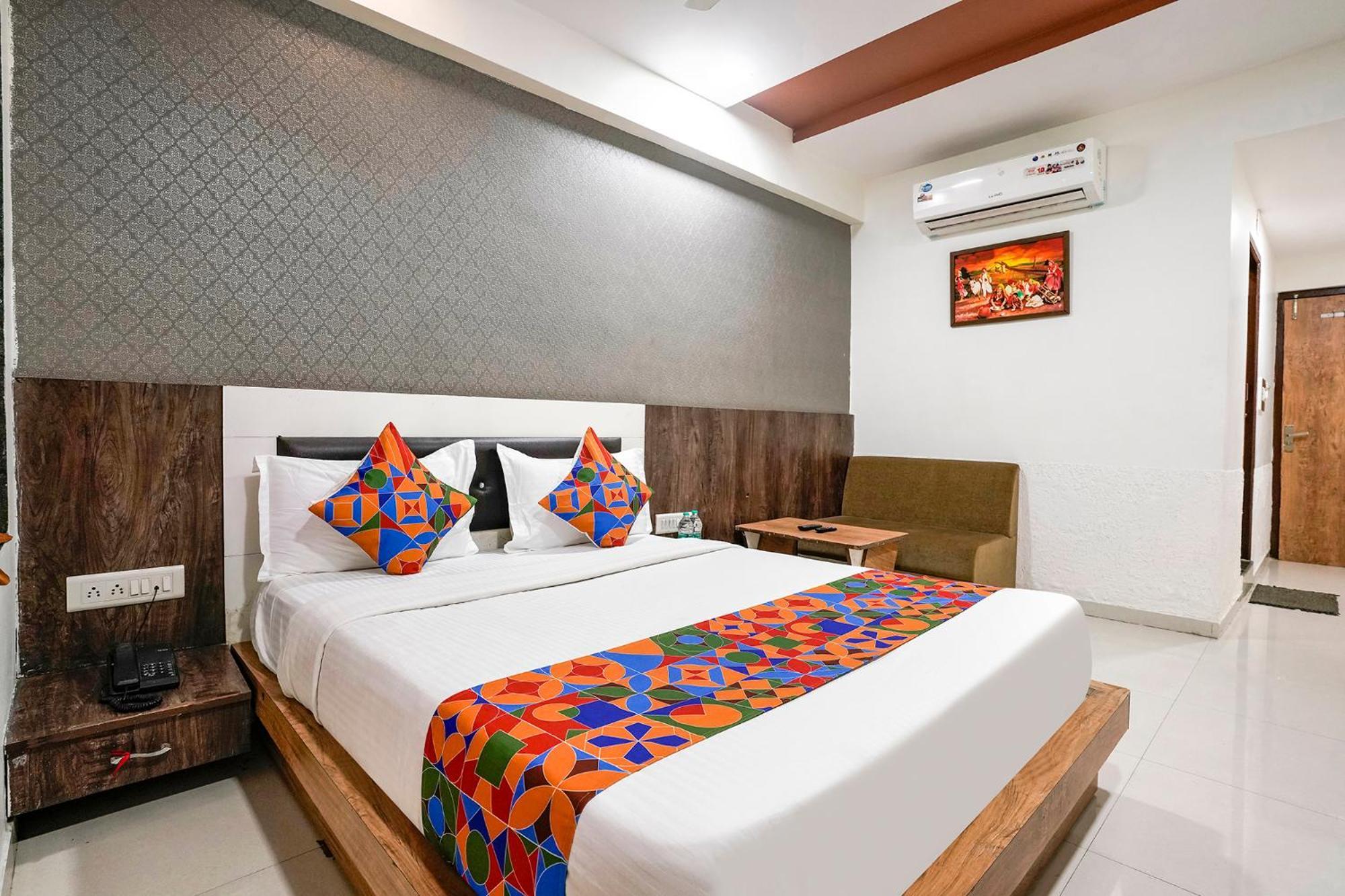 Fabhotel Galaxy I Ahmedabad Exteriör bild